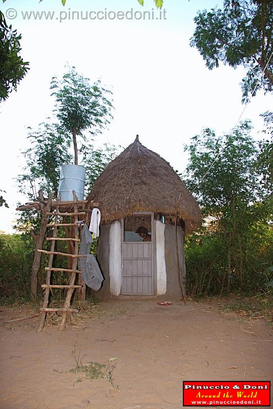 Ethiopia - Turni - Camping site - 07 - Shower.jpg